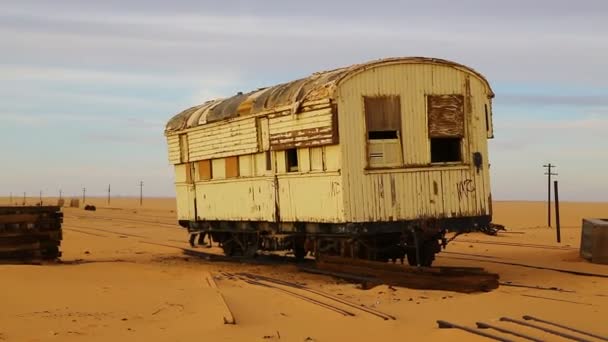 スーダンの砂漠の古い駅 — ストック動画