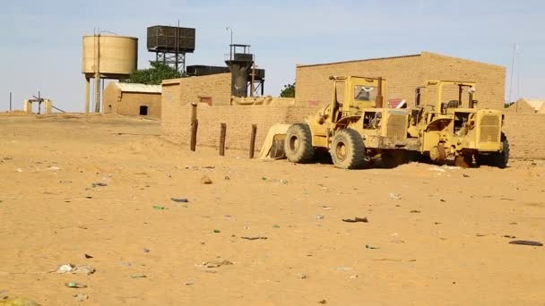 Παλιός Σταθμός Στην Έρημο Του Σουδάν — Αρχείο Βίντεο