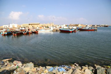 Afrika port Sudan'da eski harbo içinde gemi.