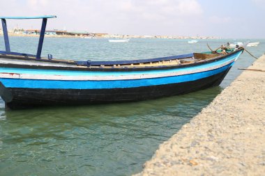 Afrika port Sudan'da eski harbo içinde gemi.