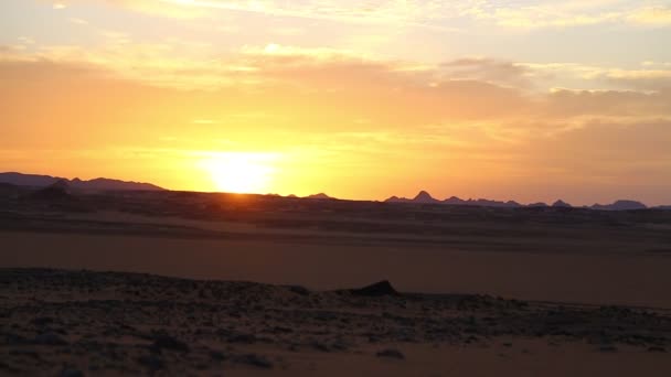 Imágenes Del Hermoso Amanecer Escénico Medio Del Desierto — Vídeo de stock