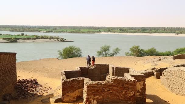 Orang Tak Dikenal Gurun Sudan Afrika — Stok Video