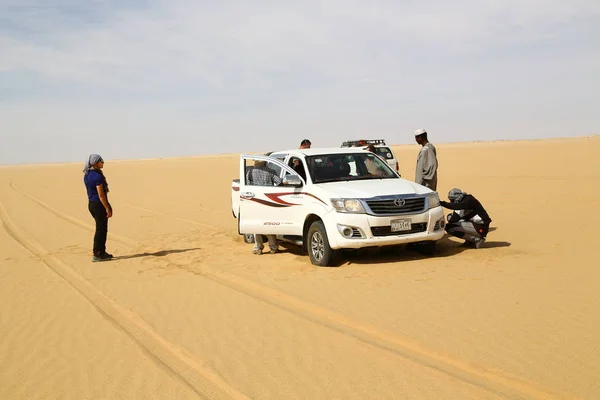 Szudán Bayuda Sivatag Január 2019 Azonosítatlan Autó Sivatagba — Stock Fotó