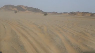 Sudan çöl, Afrika kimliği belirsiz araba