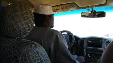 Sudan çöl, Afrika kimliği belirsiz araba