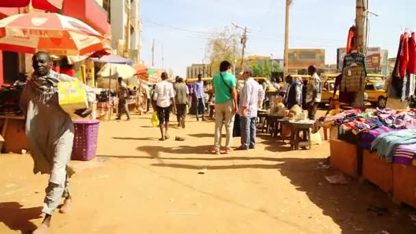 Paesaggio Urbano Con Vecchio Mercato Auto Sulla Strada Urbana — Video Stock