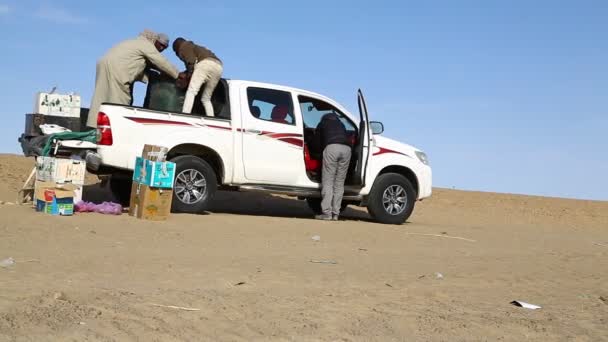 Coche Identificado Desierto Sudán África — Vídeo de stock