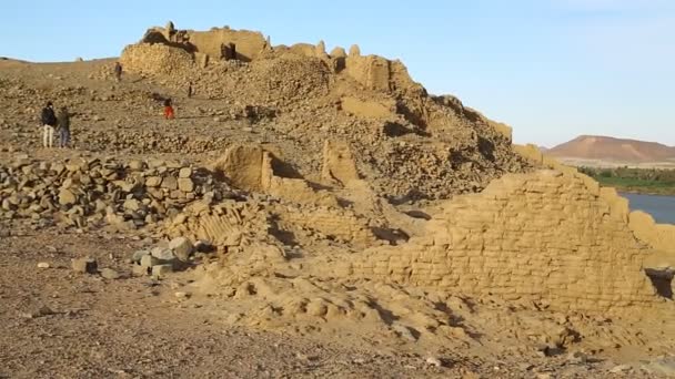 Niet Geïdentificeerde Mensen Woestijn Van Soedan Afrika — Stockvideo