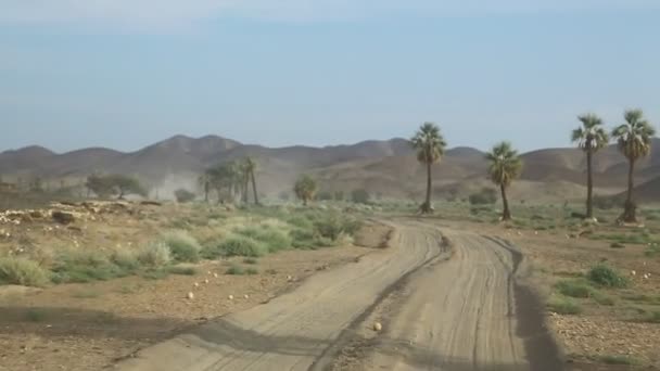 Неопознанный Автомобиль Пустыне Судана Африка — стоковое видео