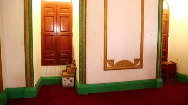 Εσωτερικό Του Όμορφο Ανατολίτικο Παλαιό Τζαμί Στο Ιράν — Αρχείο Βίντεο
