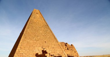  siyah Firavunlar antika piramitleri 