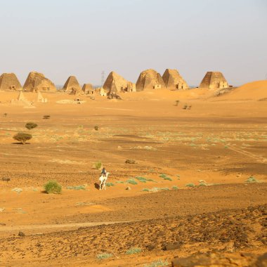  siyah Firavunlar antika piramitleri 