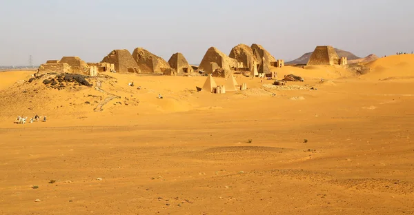 çöl ortasında siyah firavunlar, antik Afrika sudan meroe piramitleri