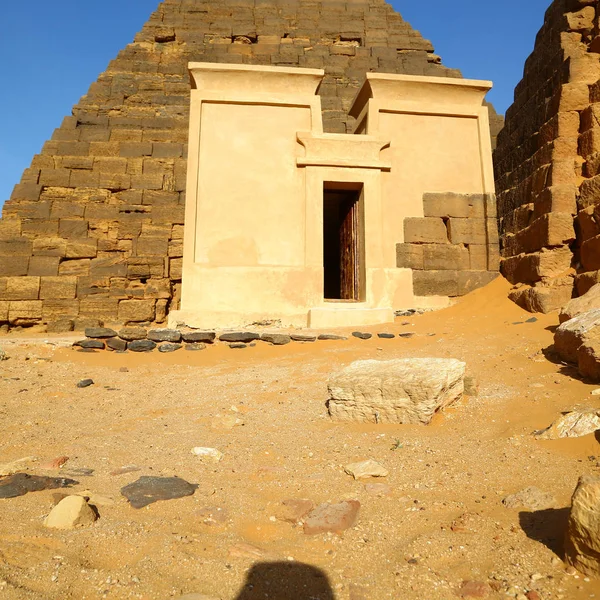 Στην Αφρική Σουδάν Μερόε Αντίκα Πυραμίδες Των Φαραώ Μαύρο Στη — Φωτογραφία Αρχείου