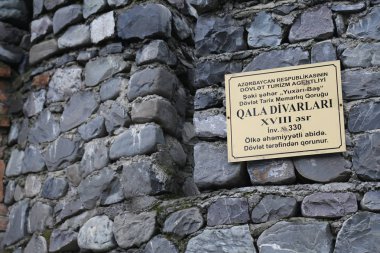  şeki şehirde eski mimari  