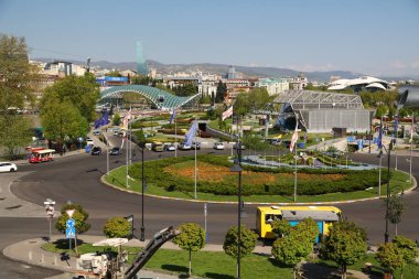  tiflis tepesinden kimliği belirsiz kişiler ve araba