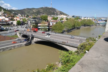 tiflis tepesinden kimliği belirsiz kişiler ve araba
