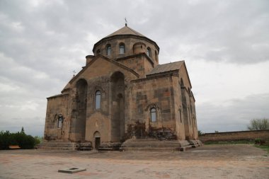 ermenistan hripsime eski manastır 