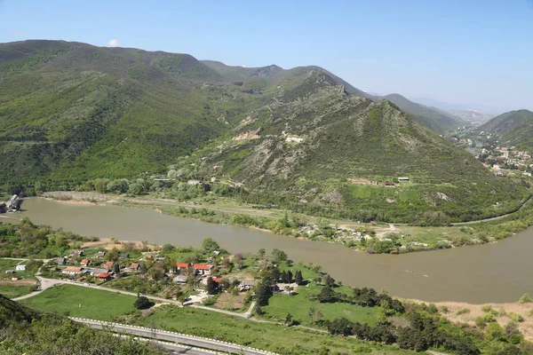 Svetitskhoveli il vecchio villaggio e antico chatedral — Foto Stock