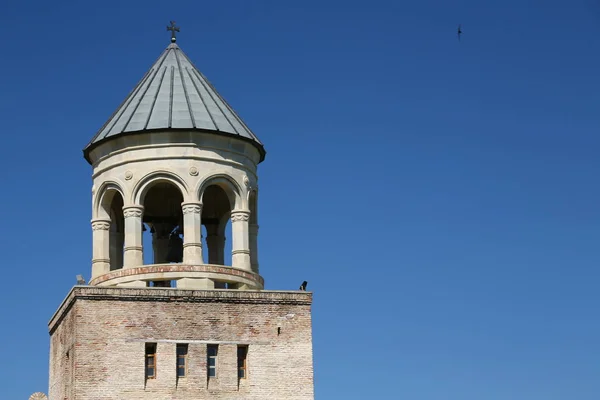 Svetitskhoveli  the old village and antique chatedral — Stock Photo, Image