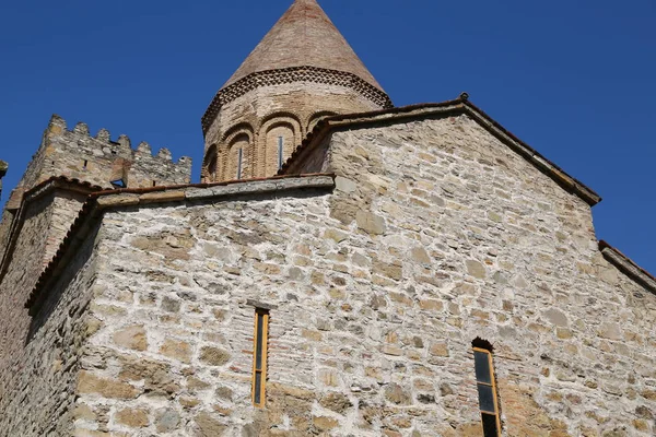 Le vieux château dans le pays antique — Photo