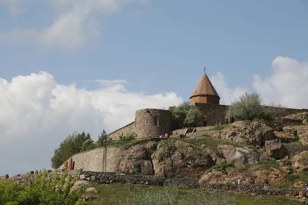 В armenia khor вирап старой монастырской средневековой архитектуры не — стоковое фото