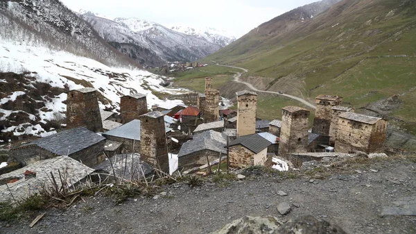 In Georgië Mestia het oude dorp — Stockfoto