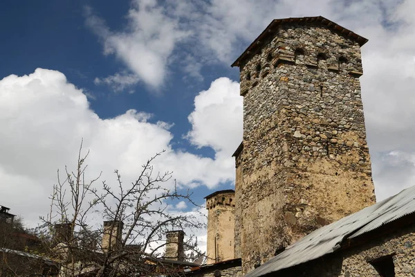 In Georgië Mestia het oude dorp — Stockfoto