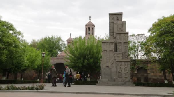 Touristen Besuchen Echmiadzin Ältesten Christlichen Antiken Tempel Armenien — Stockvideo