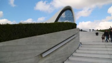 Azerbaycan, Bakü - Mayıs 2019- Bakü'nün merkezinde modern müze binasının görüntüleri