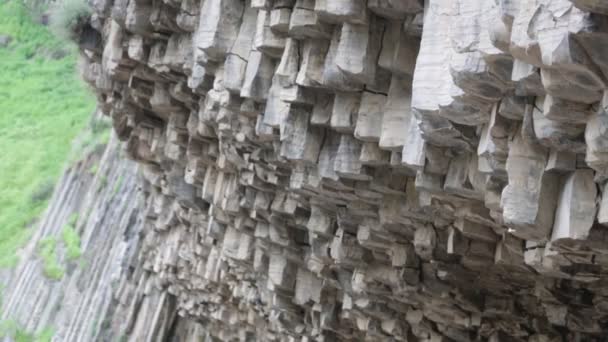 À armenia garni dans la vallée les colonnes antiques de basalte — Video