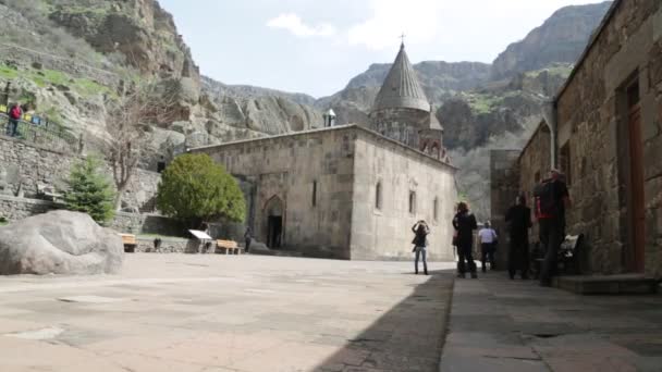 Armenien Noravank Circa Maj 2019 Oidentifierade Personer Nära Antika Kloster — Stockvideo