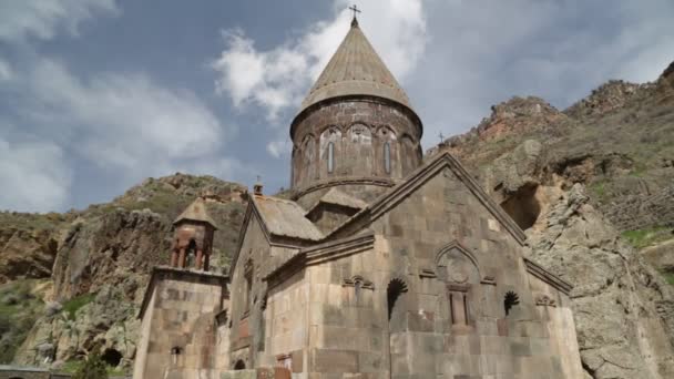 Metraje Del Antiguo Monasterio Geghard Montaña Armenia — Vídeo de stock