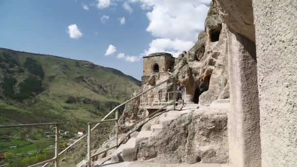 Metraje Ciudad Cueva Excavada Rocas Vardzia Georgia — Vídeos de Stock