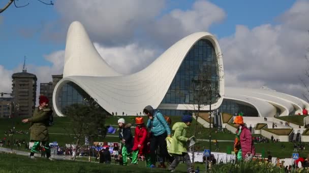 Azerbaijan Baku Circa May 2019 Cuplikan Bangunan Museum Modern Pusat — Stok Video