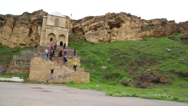 Bilder Antika Mausoleet Nära Mountain Heritage Diri Baba Azerbajdzjan — Stockvideo