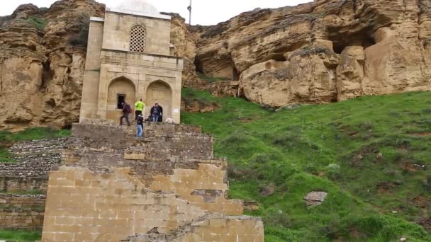 Bilder Antika Mausoleet Nära Mountain Heritage Diri Baba Azerbajdzjan — Stockvideo