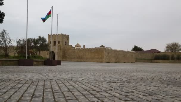 Personer Som Besöker Ateshgah Temple Baku Azerbajdzjan — Stockvideo