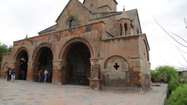 Armenia Gayane Circa Mayo 2019 Personas Identificadas Cerca Catedral Antigua — Vídeos de Stock