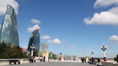 Azerbaycan, Bakü - Mayıs 2019- güneşli bir günde güzel Bakü şehrinin görüntüleri