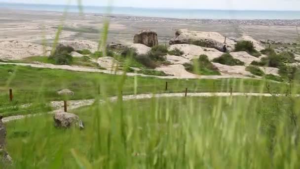 Filmmaterial Von Antiken Prähistorischen Höhlen Die Von Der Unesco Gobustan — Stockvideo