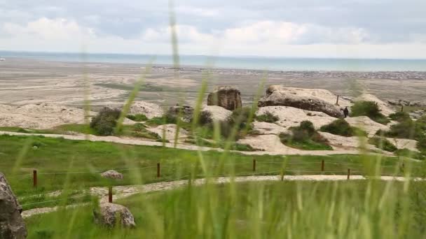 Filmmaterial Von Antiken Prähistorischen Höhlen Die Von Der Unesco Gobustan — Stockvideo