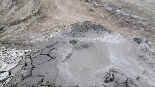 Gobustan Das Vulkanische Land Und Der Flüssige Kochende Schlamm Azerbaijan — Stockvideo