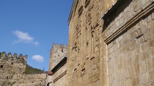 Personas Que Visitan Antiguo Castillo Tierra Antigua Georgia — Vídeo de stock