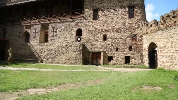 グルジアのアンティーク遺産 ウブダノ修道院の美しい景色 — ストック動画