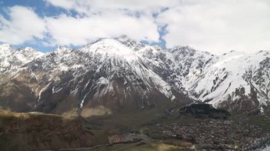 kazbegi güzel dağlar, gürcistan