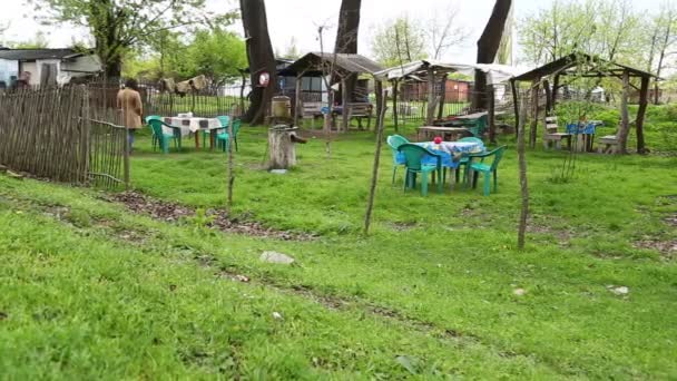 Armenien Mai 2019 Menschen Flüchtlingsdorf — Stockvideo