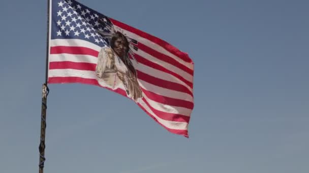 記念碑の谷の旗 アメリカ — ストック動画