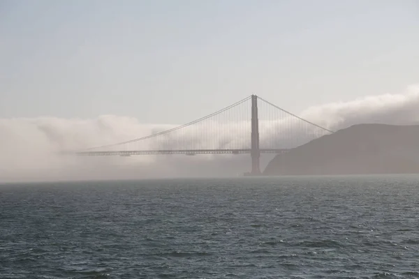 San francisco il famoso ponte d'oro — Foto Stock