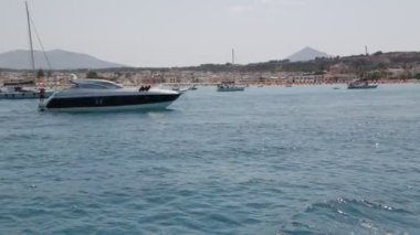 Sicilya, İtalya 'nın güzel deniz kıyılarının manzaralı görüntüleri.